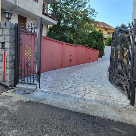 Apartments Bogdanovic Kotor Bagian luar foto