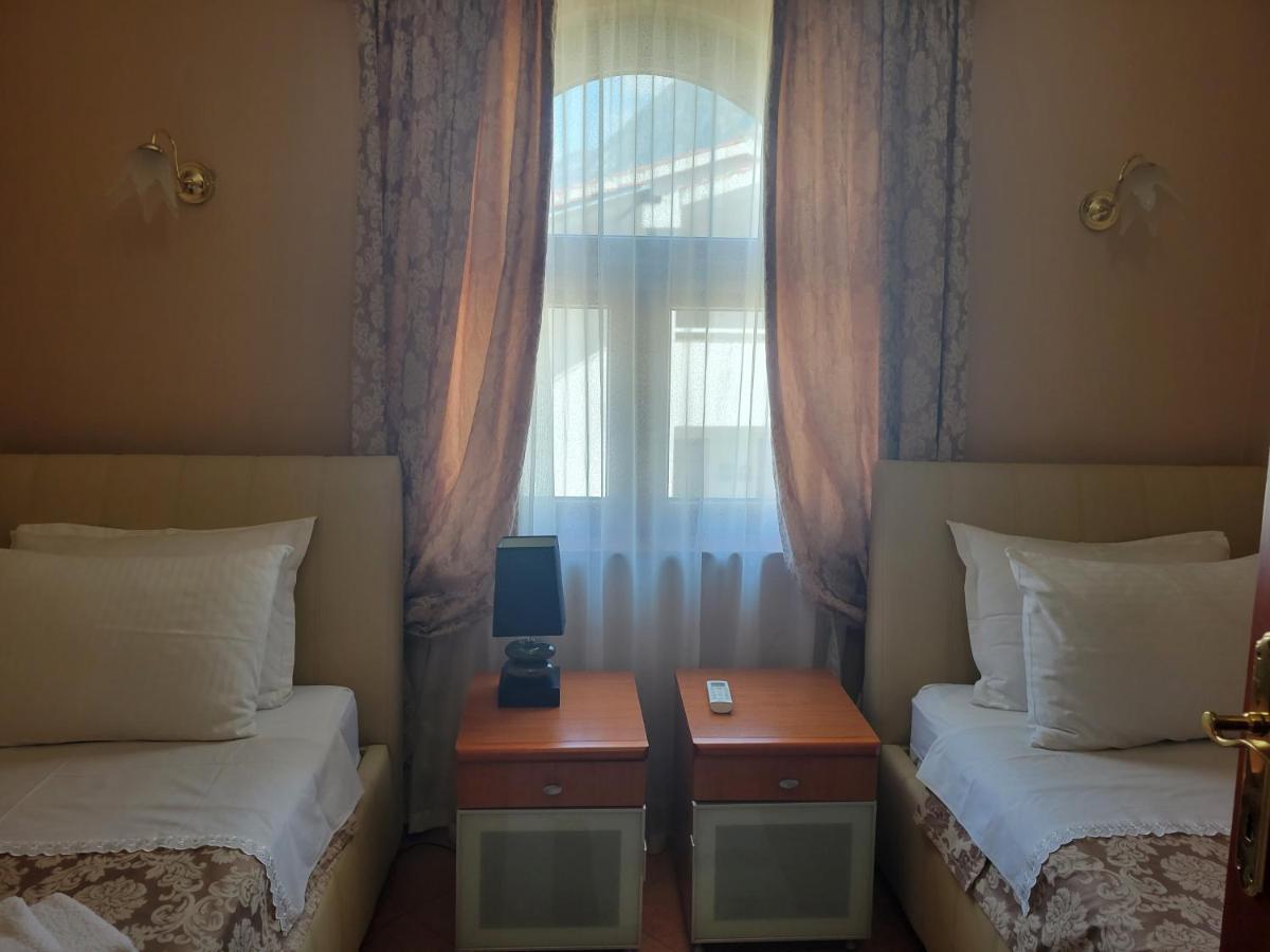 Apartments Bogdanovic Kotor Bagian luar foto