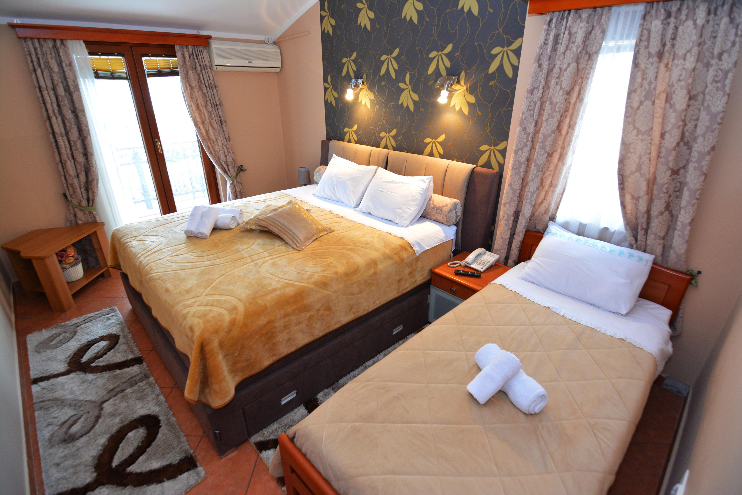 Apartments Bogdanovic Kotor Bagian luar foto
