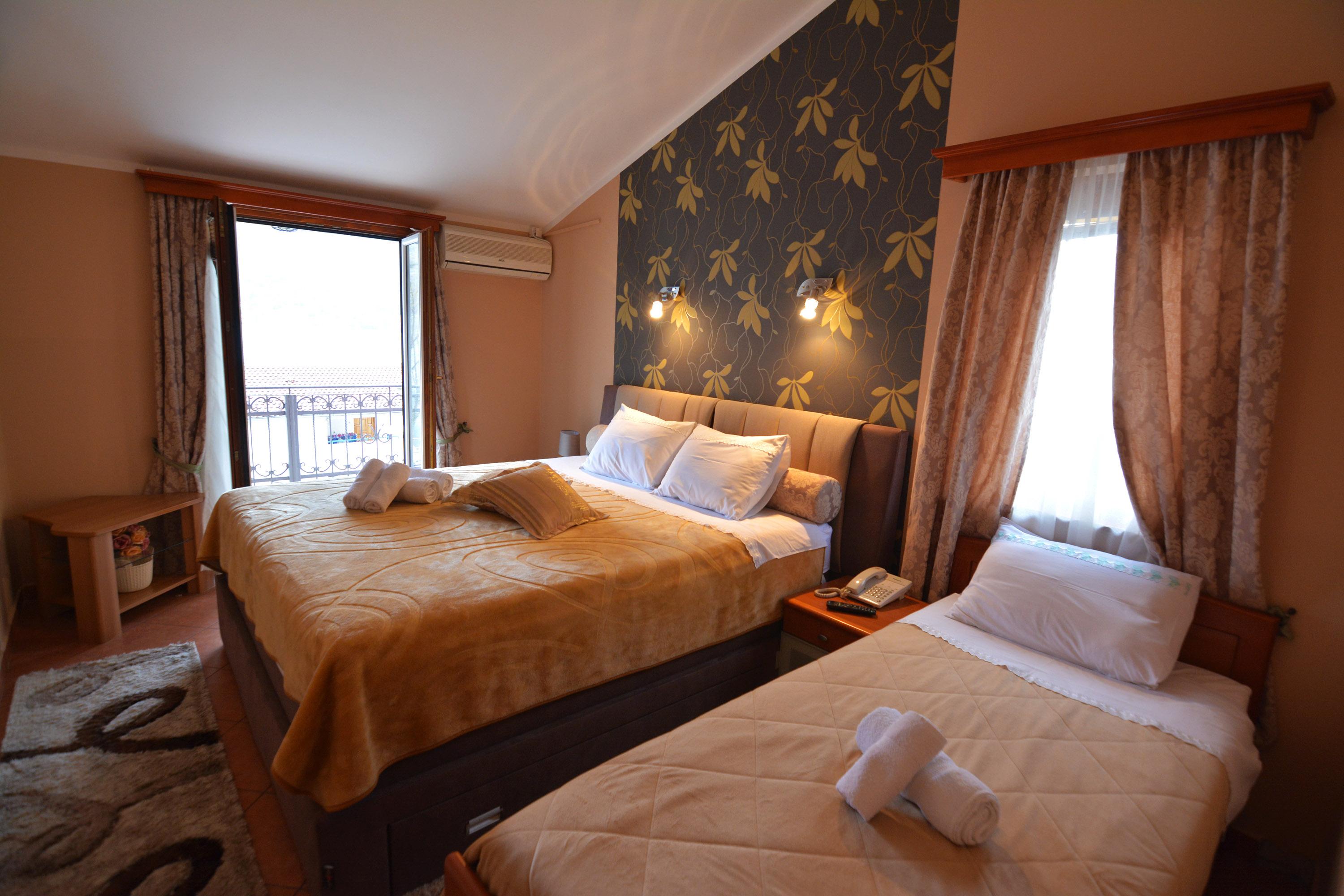 Apartments Bogdanovic Kotor Bagian luar foto