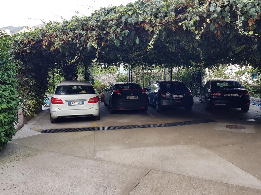 Apartments Bogdanovic Kotor Bagian luar foto